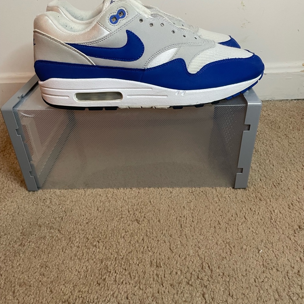 Nike Men's White and Blue Sneakers